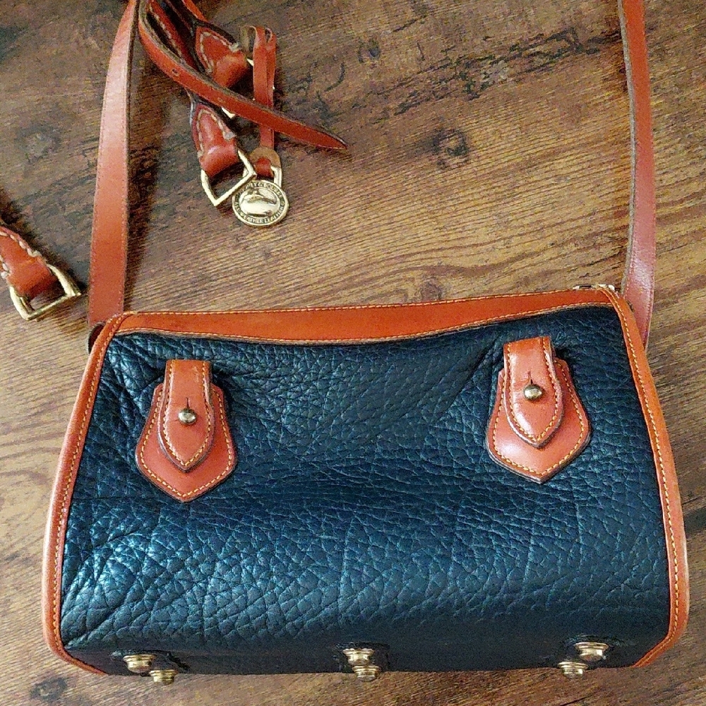 DOONEY AND BOURKE Chic Black and Tan Crossbody Bag - Picture 4 of 11